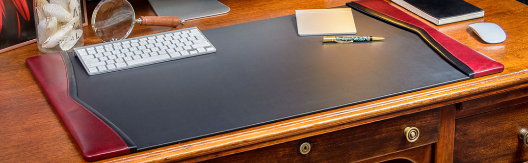 Chrome plated set of elegant desk accessories